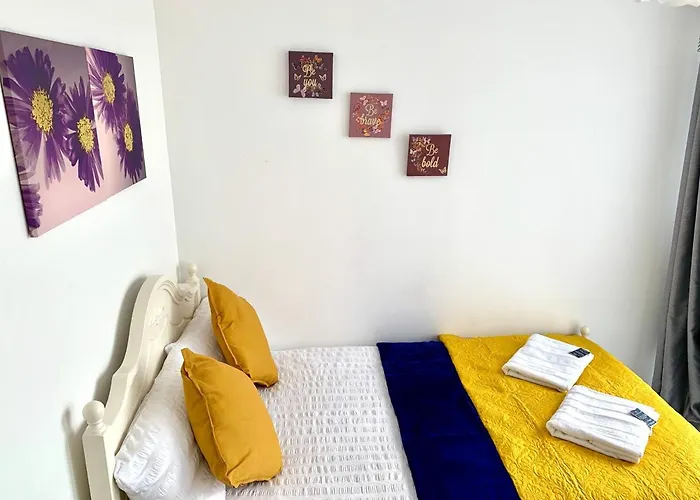 2-Bedrooms Apartment, Lounge, Balcony